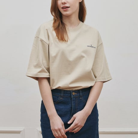 『Verynineflux』 ビハインド Tシャツ (Beige)