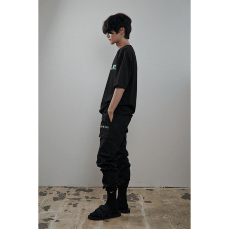 『LOUPS BLANCS』  ホログラムロゴカーゴパンツ  (Black)