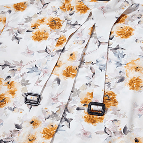 『Wunder Geist』Print Cape Sleeve Buckle Blouse