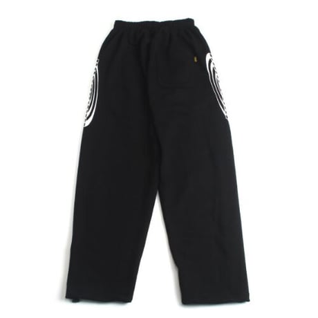『CHAP CHAP』 　トルネードロゴスウェットパンツ (Black)