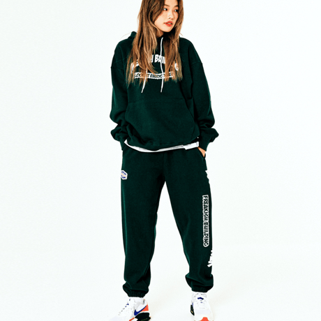 『FREAKISH BUILDING』 LAEC SWEATPANTS (Green)