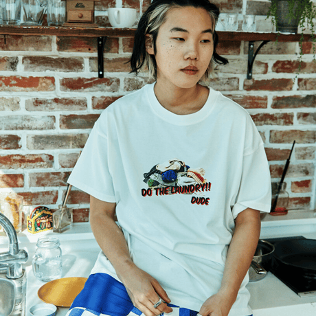 『FREAKISH BUILDING』 ランドリーデュードショートスリーブ Tシャツ (White)