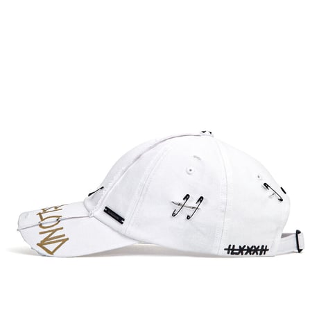 『BLACKBLOND』  ripped custom persona graffiti logo cap (White)