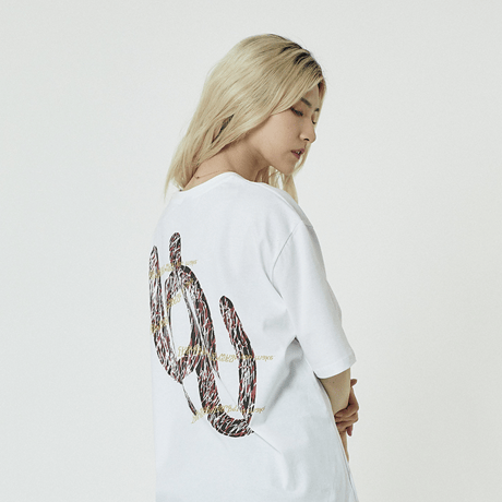 『CORUNU』  ブロークンロゴショートスリーブ Tシャツ (White)