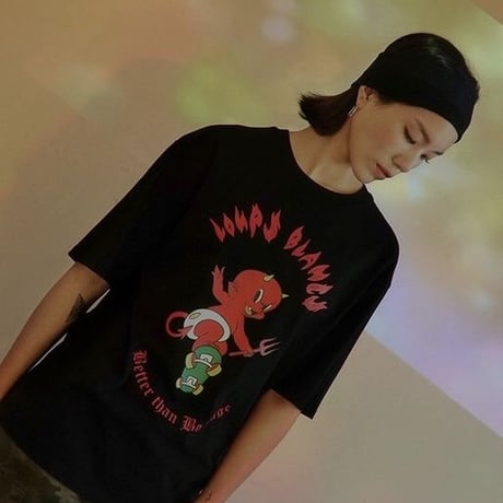 『LOUPS BLANCS』 ホットスタッフスケボーショートスリーブ Tシャツ (Black)