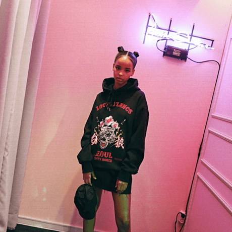 『LOUPS BLANCS』Embroidery SEOUL Hoodie (Black)