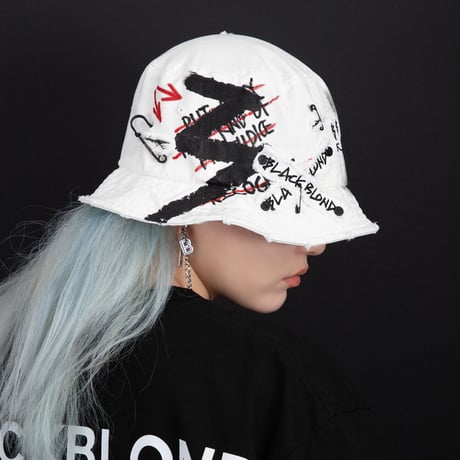 『BLACKBLOND』   smile logo denim bucket hat dirty custom ver. (White)