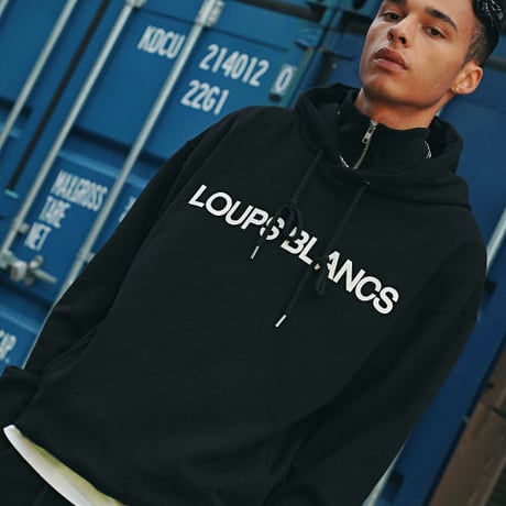 『LOUPS BLANCS』ロゴハーフジップアップタートルネックフードパーカー (Black)