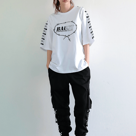 『BAUST』  ラベルモチーフスカルショートスリーブ Tシャツ (White)