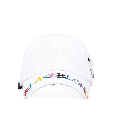 『BLACKBLOND』   スローガンパッチレインボーグラフィティーロゴキャップ (White)