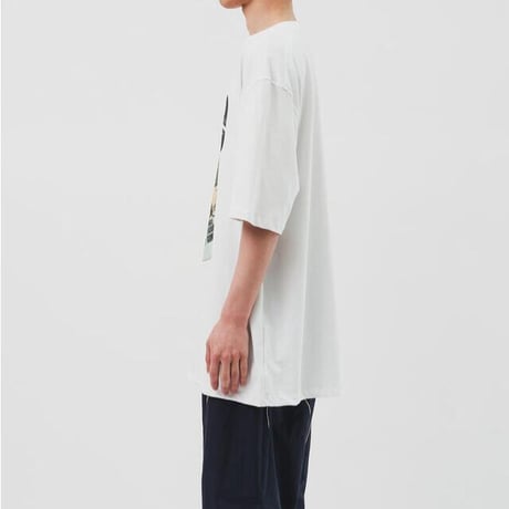 『HIFIFNK』  アングルデジタルプリントTシャツ (White、Charcoal)