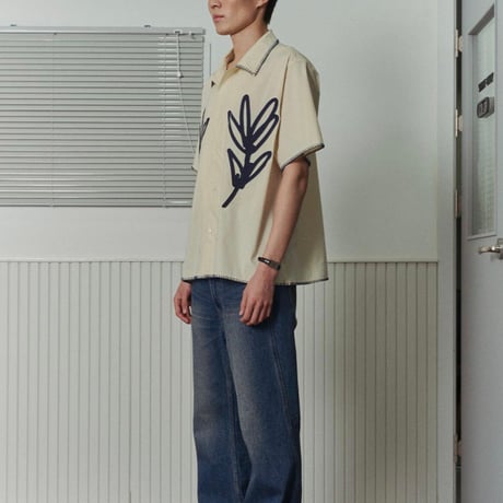 『MURRA AER 』  magnolia needlework half shirts (Ivory)
