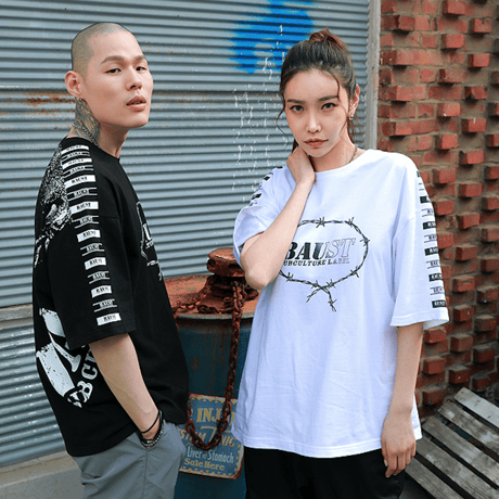 『BAUST』  ラベルモチーフスカルショートスリーブ Tシャツ (White)