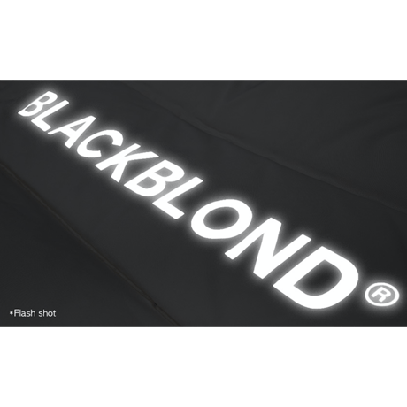 『BLACKBLOND』 　レフレクションクラシックロゴショートダックダウンジャケット (Ivory)