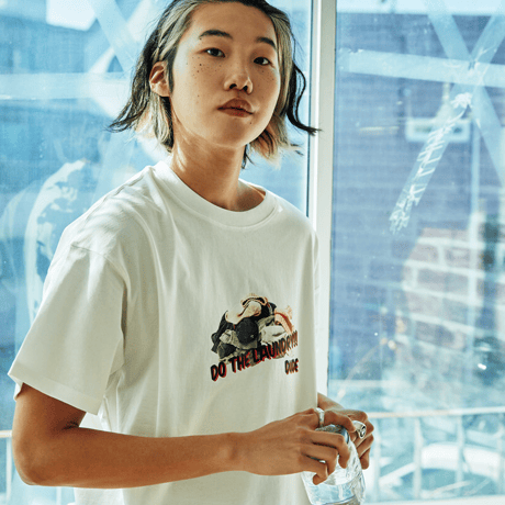 『FREAKISH BUILDING』 ランドリーデュードショートスリーブ Tシャツ (White)