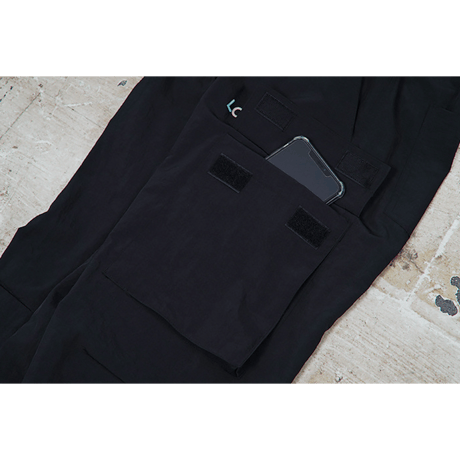 『LOUPS BLANCS』  ホログラムロゴカーゴパンツ  (Black)
