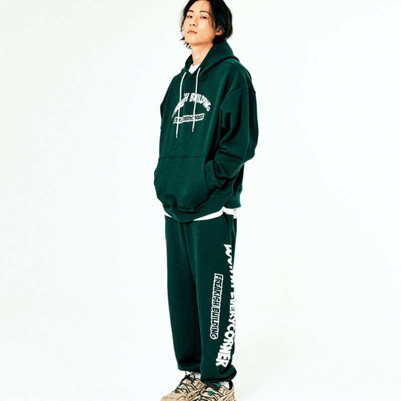 ★MAINBOOTH★Wannabe Sweat Pants(GREEN)★正規品/直送料込 KHOKI(コッキ) 25SSマルチエンブロイダリーデザインスウェット