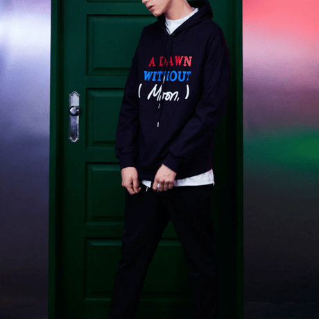 『LOUPS BLANCS』ドーンフードスウェットシャツ (Navy)