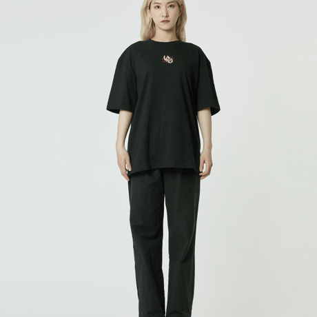 『CORUNU』  スクエアスターショートスリーブ Tシャツ (Black)
