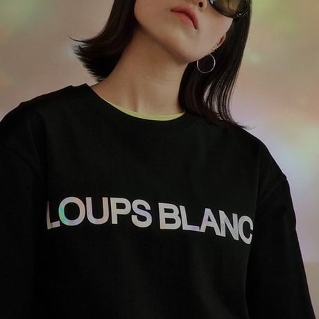 『LOUPS BLANCS』 ホログラムロゴ Tシャツ (Black)