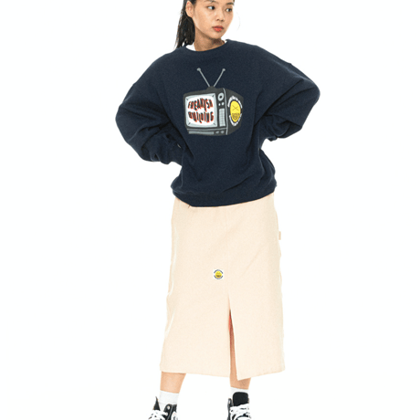 『FREAKISH BUILDING』 silly tv sweatshirt (Navy)