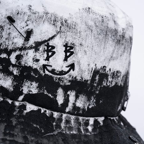 『BLACKBLOND』   Smoke Painted Custom Denim Bucket Hat (White)