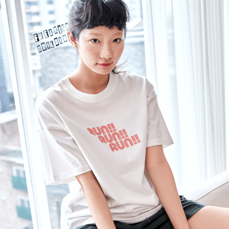 『FREAKISH BUILDING』 マラソンショートスリーブ Tシャツ (White)