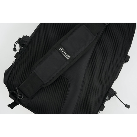 『VETEZE』 　マルチクロスリュック (Black)