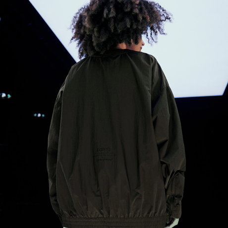 『Code:graphy』 　ナイロンメタルクルーネック (Black)