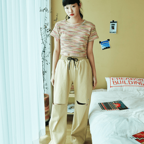 『FREAKISH BUILDING』  マルチカラーワッフルショートスリーブクロップ Tシャツ (Yellow)