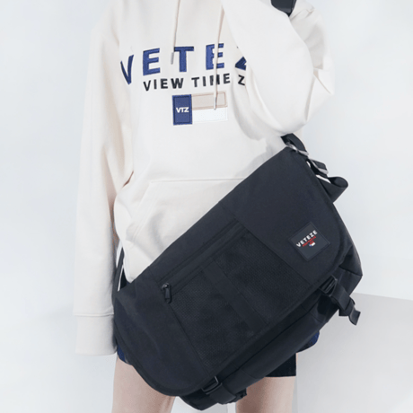 『VETEZE』 　ニュートロクロスバッグ (Black)