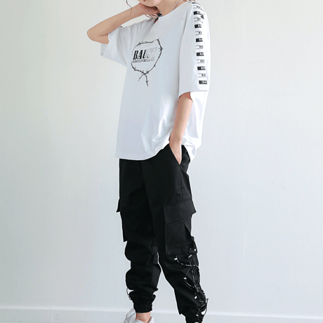 『BAUST』  ラベルモチーフスカルショートスリーブ Tシャツ (White)