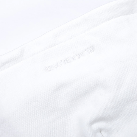 『BLACKBLOND』 　ブラックブロンドコレクションパーカー (White)
