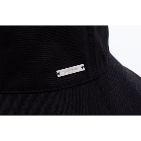 『BLACKBLOND』 　グラフィティロゴリバーシブルプレートバケットハット (Black)