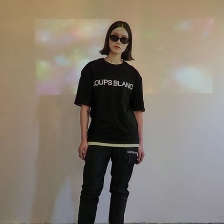 『LOUPS BLANCS』 ホログラムロゴ Tシャツ (Black)