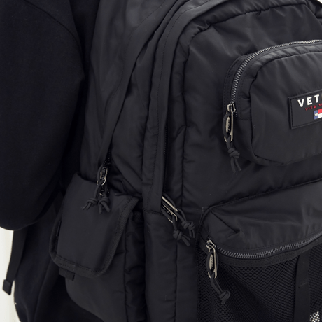 『VETEZE』 　レトロ MA-1 リュック (Black)