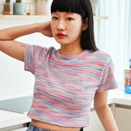 『FREAKISH BUILDING』  マルチカラーワッフルショートスリーブクロップ Tシャツ (Pink)