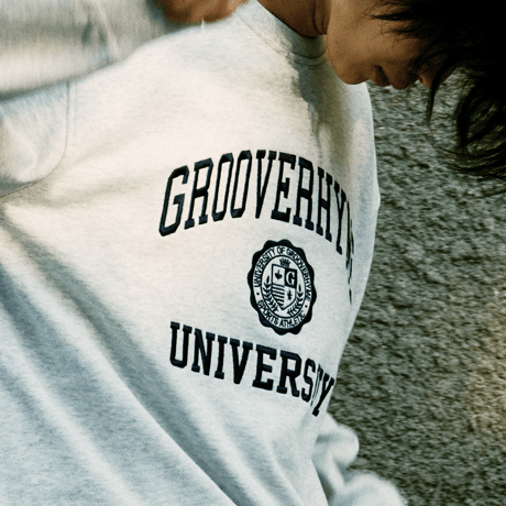 『grooverhyme』 ユニバーシティースウェットシャツ (Oatmeal Grey)