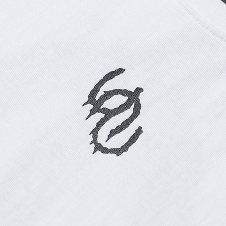 『CORUNU』  ブロークンロゴショートスリーブ Tシャツ (White)