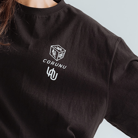 『CORUNU』  ダイス半袖 Tシャツ (Black)