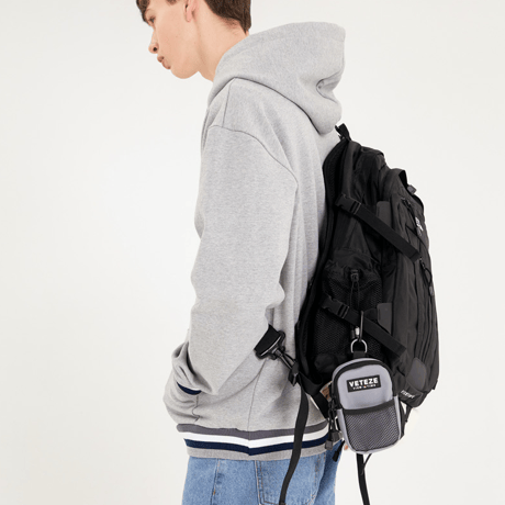 『VETEZE』 　マルチクロスリュック (Black)