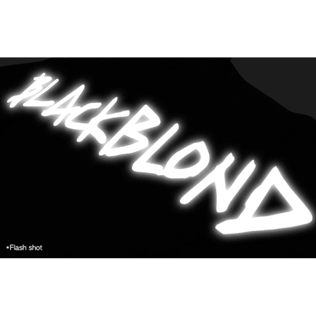 『BLACKBLOND』 　マジェスティックレフレクションロゴパーカー (Black)