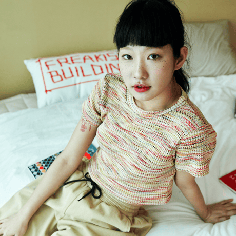 『FREAKISH BUILDING』  マルチカラーワッフルショートスリーブクロップ Tシャツ (Yellow)