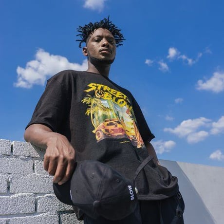 『BLOW』  ストリートアートワークイエロー Tシャツ