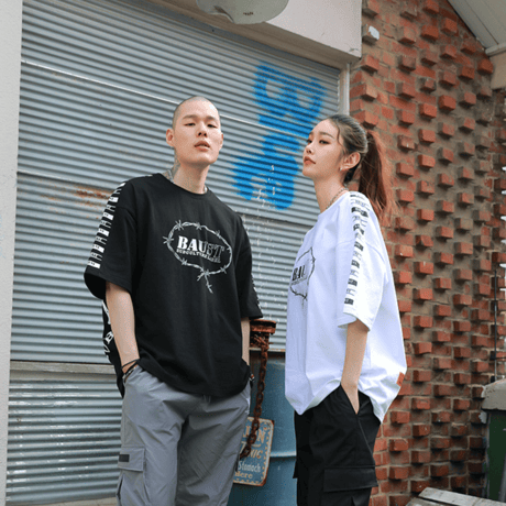 『BAUST』  ラベルモチーフスカルショートスリーブ Tシャツ (Black)