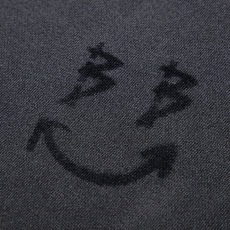 『BLACKBLOND』　ラフスマイルロゴカスタムピグメントスウェットシャツ (Charcoal)