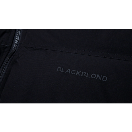 『BLACKBLOND』 　ロゴパッチショートダックダウンジャケット (Black)