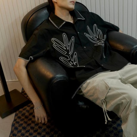 『MURRA AER 』  magnolia needlework half shirts (Black)