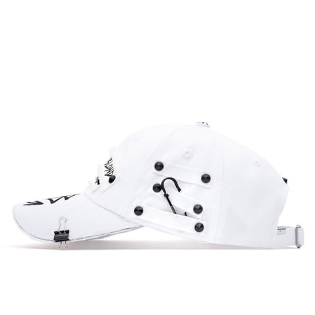 『BLACKBLOND』 ビッグスマイルパッチロゴキャップ (White)