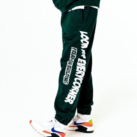 『FREAKISH BUILDING』 LAEC SWEATPANTS (Green)